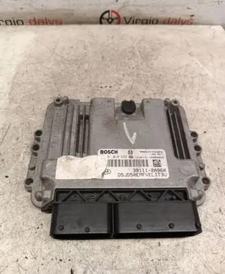 KIA Ceed Engine control unit/module 391112A960 1039S58828 0281018639