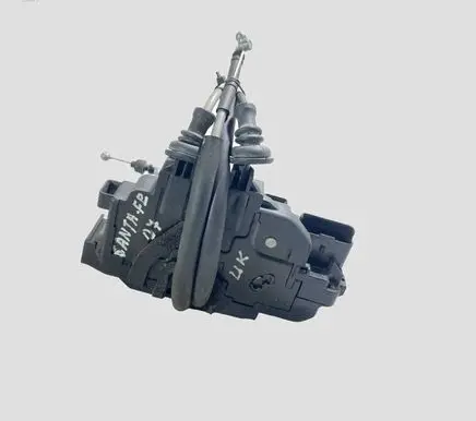 Hyundai Santa Fe Front door lock 813102B030