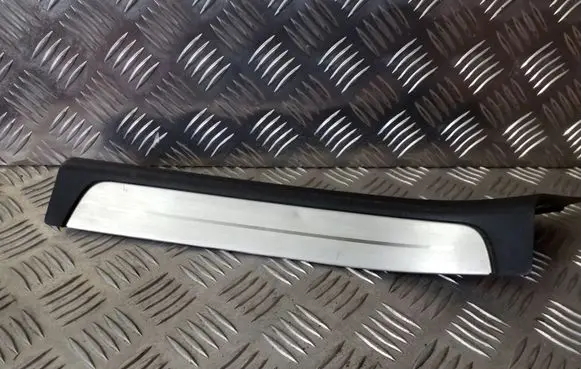 Infiniti FX Rear sill trim cover 76898CG000