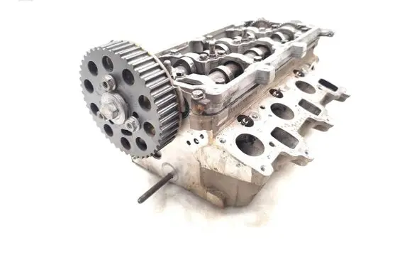 Volkswagen Polo V 6R Engine head 03P103373 03P103286