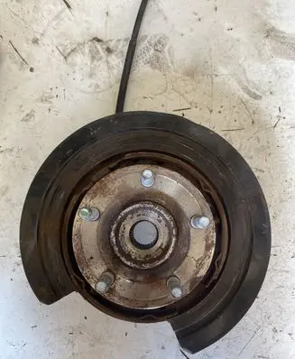 Rear wheel hub