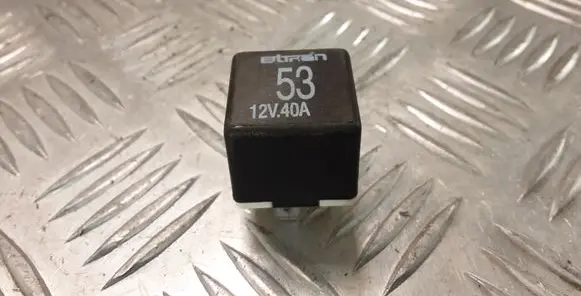 Volkswagen Touareg I Other relay 141951253B
