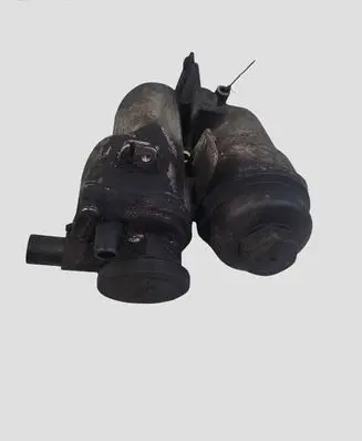 Volvo XC90 Oil filter mounting bracket 30677920