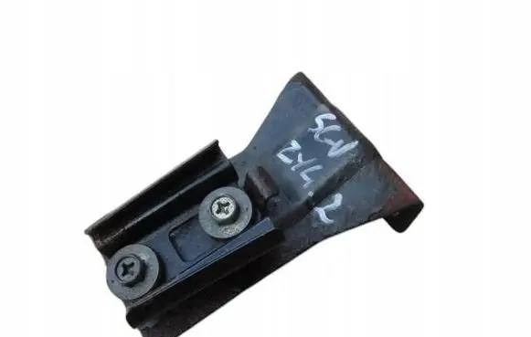 Suzuki Grand Vitara II Fuel tank mounting bracket 