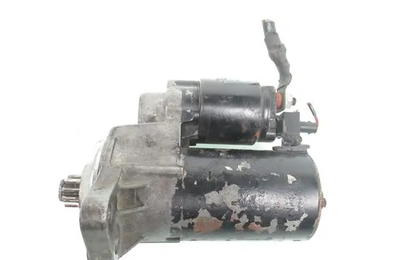 Volkswagen Golf IV Starter motor 020911023F
