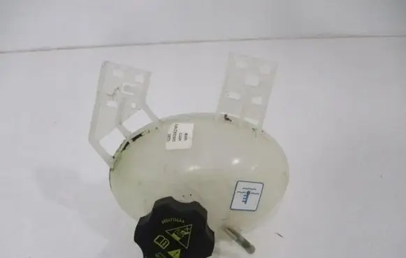 Fiat 500X Coolant expansion tank/reservoir 00520527670