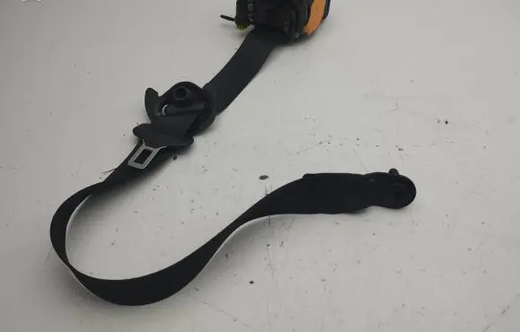 Mercedes-Benz B W246 W242 Front seatbelt A2468600285