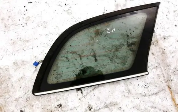 Rear side window