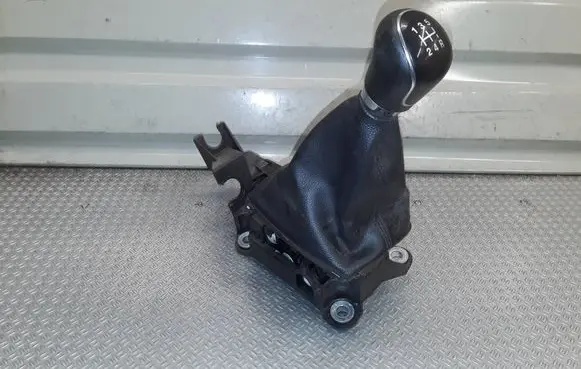 Ford Focus Gear shifter/selector 7M5R7C453KB