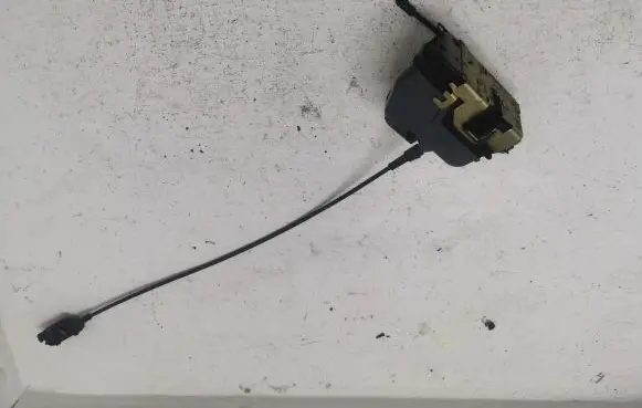 Renault Megane IV Front door lock