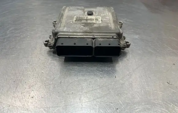 Volvo V70 Engine control unit/module 30729826A 0281012103 1039S10667