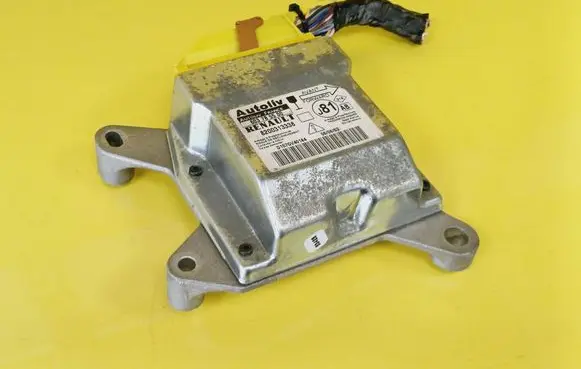 Renault Espace - Grand espace IV Airbag control unit/module 8200313338