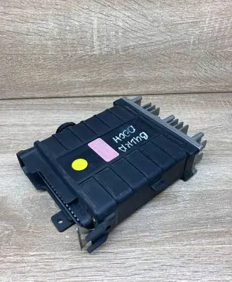 Audi 80 90 S2 B4 Engine control unit/module ECU 893907404N 0261200238