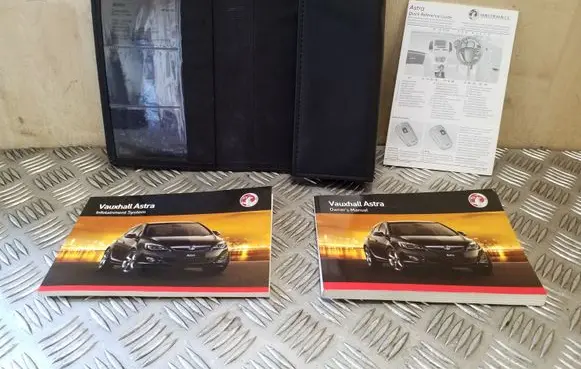 Opel Astra J User manual 