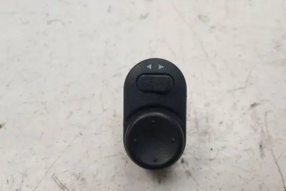 Wing mirror switch