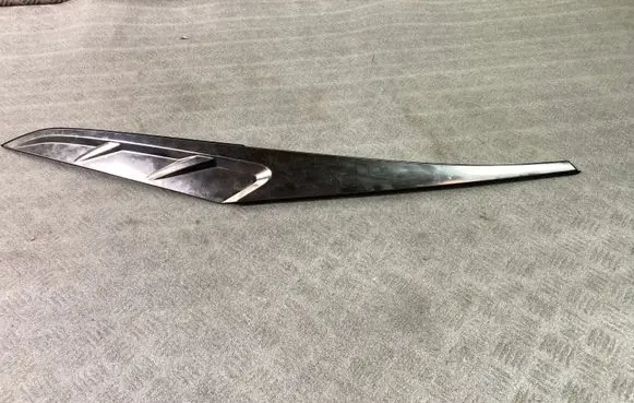 Rear fender molding trim