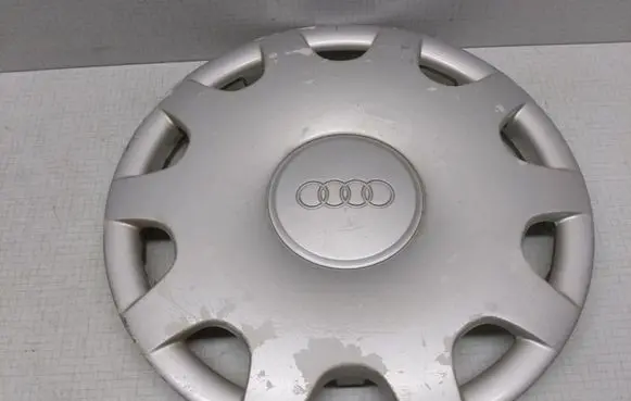 Audi A6 S6 C5 4B R15 wheel hub/cap/trim 4A0601147A