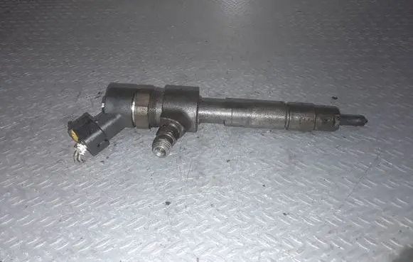 Opel Zafira B Fuel injector 0445110165