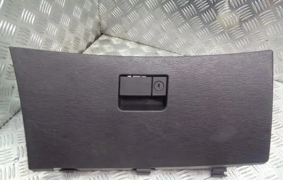 Chrysler Pacifica Glove box
