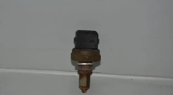 Coolant temperature sensor
