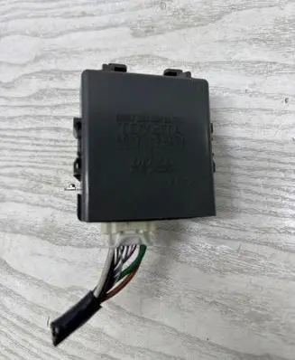 Toyota Avensis T270 Door control unit/module 8597020030 0515004390
