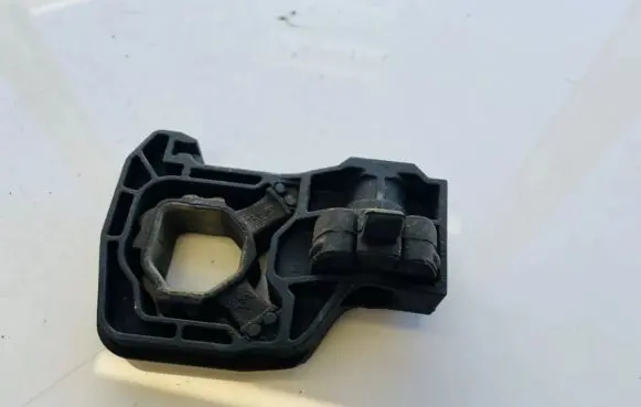 BMW 5 GT F07 Radiator mount bracket 7575248