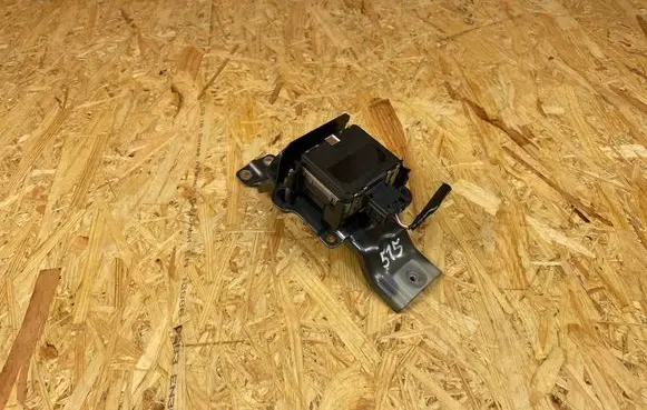 Suzuki Swift III Distronic sensor radar 3394380S03