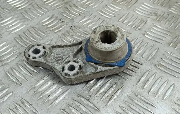 Jeep Cherokee Muffler mount bracket/holder 68343332AB