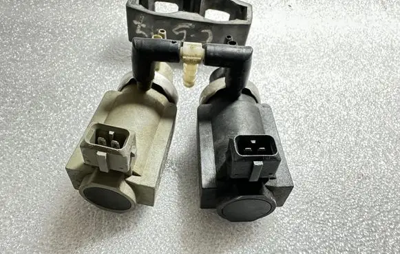 Audi A6 S6 C5 4B Turbo solenoid valve 059906627 059906627A 059906629