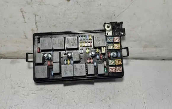 Chevrolet Epica Fuse module 96646698