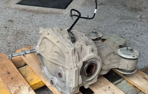 Ford Explorer VI Rear differential L1MW4000 L1MW4000YC