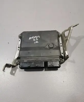 Toyota Avensis T270 Engine control unit/module 8966105D11