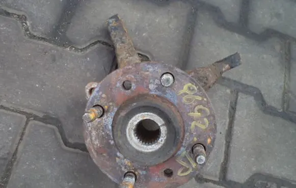 Mitsubishi Space Runner Front wheel hub spindle knuckle