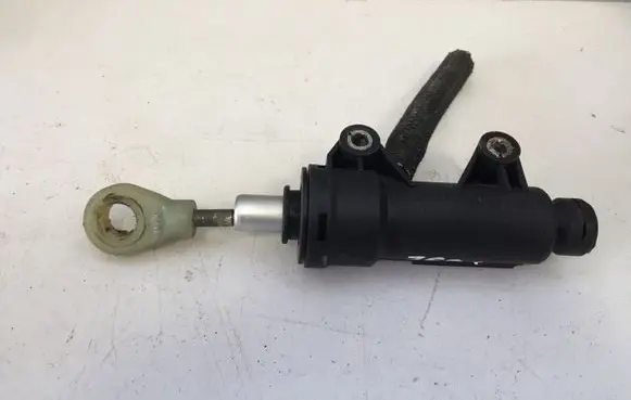 BMW 1 E81 E87 Clutch master cylinder 21526758822