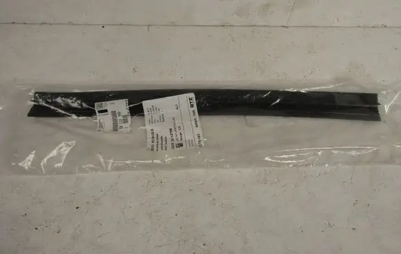 Buick Regal Somerset Seal rubber (tailgate) 39112799