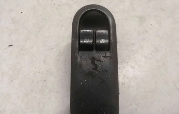 Renault Scenic II - Grand scenic II Electric window control switch 156018090