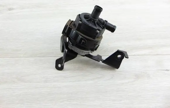 Renault Megane IV Water pump 0392024155 20220527 210107386R