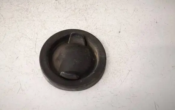 Skoda Octavia Mk2 (1Z) Headlight/headlamp dust cover
