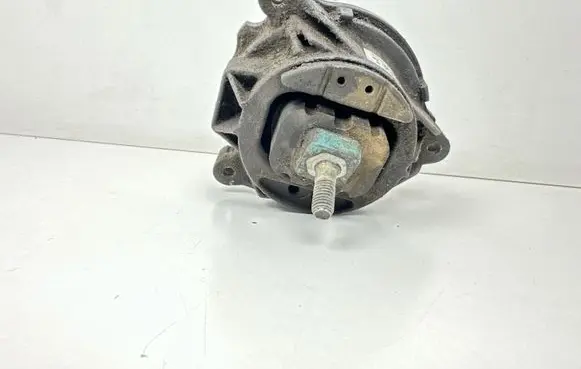 BMW 1 F20 F21 Engine mount bracket 6854251 070911