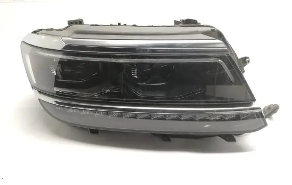 Volkswagen Tiguan Headlight/headlamp 5NC941082D RHD