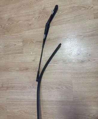 Ford Focus Front wiper blade arm 4M5117526 4M5117526AD