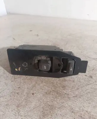 Volvo V70 Electric window control switch 01W49E