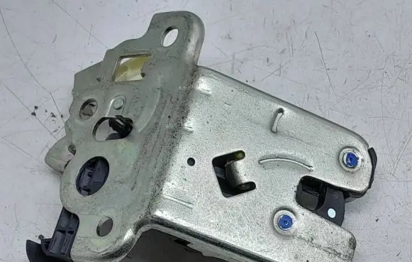 Audi A4 S4 B8 8K Tailgate/trunk/boot lock/catch/latch 8K9827505