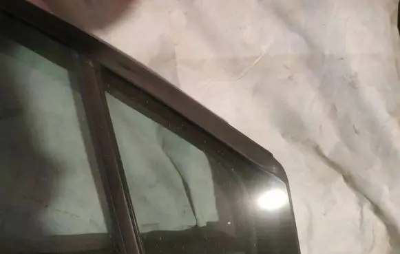 Fiat Ulysse Front door vent window glass four-door 