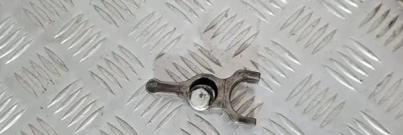 Isuzu D-Max Fuel Injector clamp holder