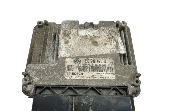 Volkswagen Touran I Engine control unit/module 03G906021TQ 03G906021AB 0281014623