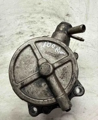 Nissan X-Trail T30 Vacuum pump A40402