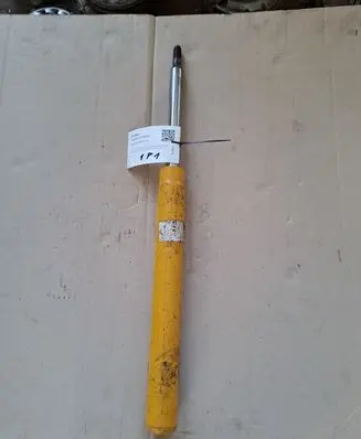Toyota RAV 4 (XA10) Front shock absorber/damper M0801