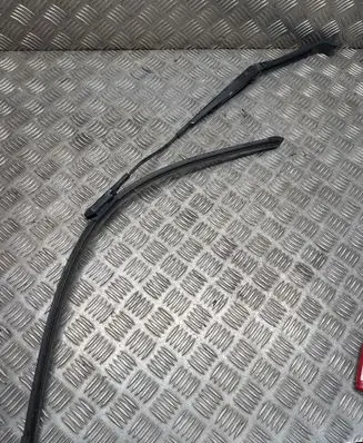Ford Galaxy Front wiper blade arm W000055235