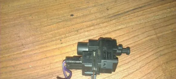Ford Mondeo MK II Brake pedal sensor switch 93bb13480bb 93bb-13480-bb